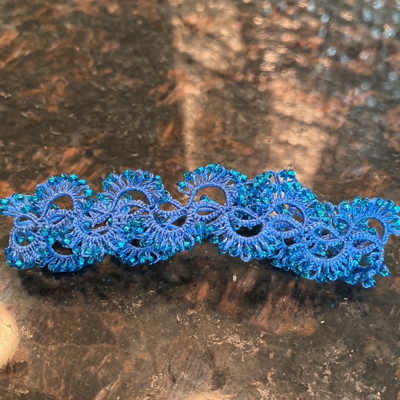 Brilliant blue beaded bracelet 💙 - Picture 2 of 4